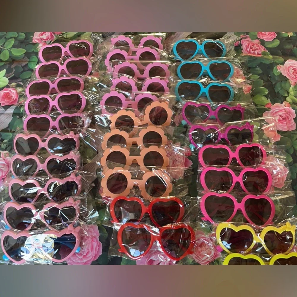 New! 2 x $6 Kids sunglasses adorable